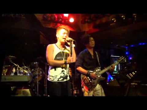 99.08.11 范逸臣酷愛在高雄藍色狂想演唱【 I Believe】