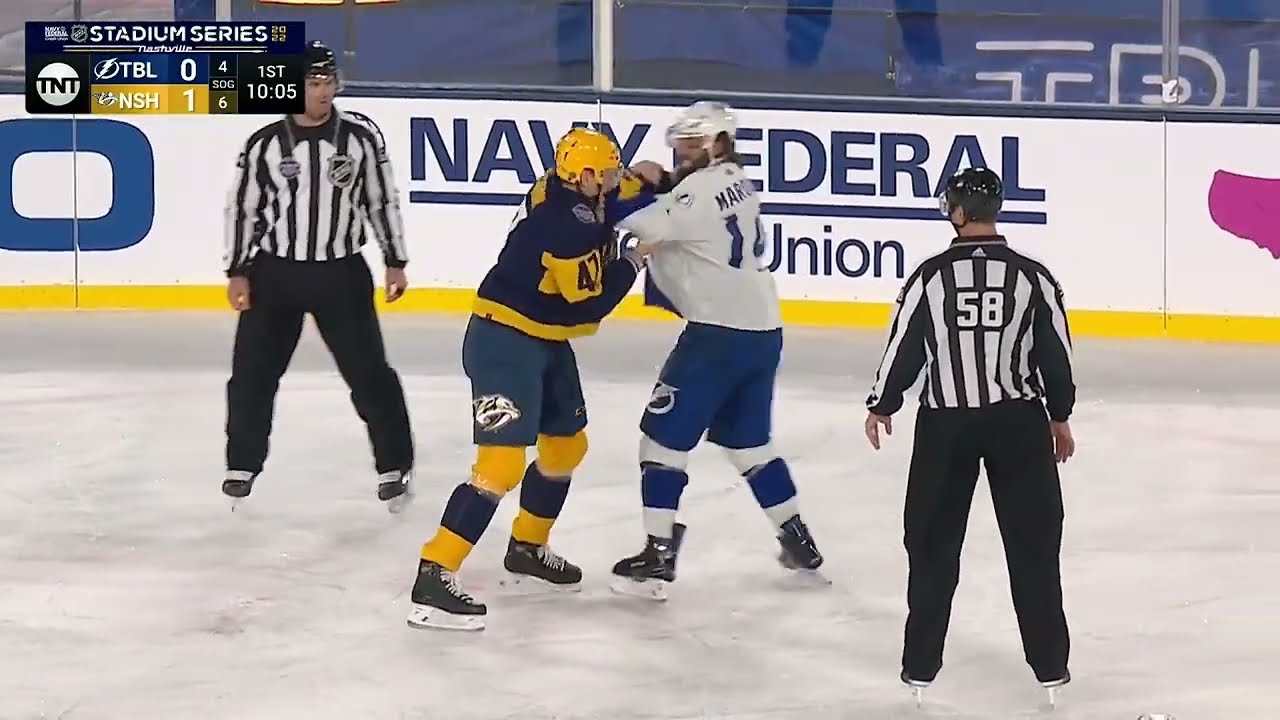 NHL Fight - Lightning @ Predators - Maroon vs McCarron - 26/02/2022