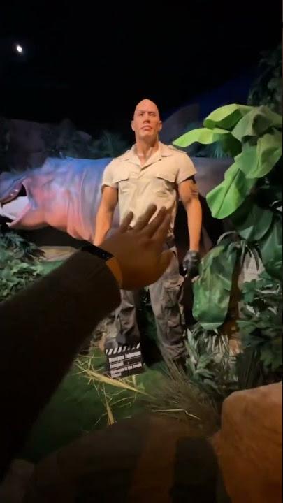 I played Rock Paper Scissors with DWAYNE THE ROCK JOHNSON!!! 😱