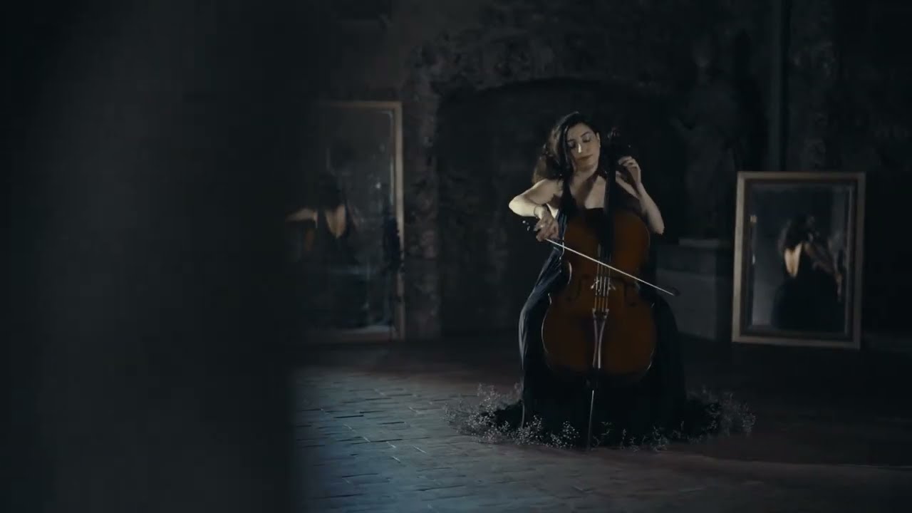 Duo Solo - J.S. BACH Prélude Cello Suite BWV 1007 G. Major - Astrig Siranossian