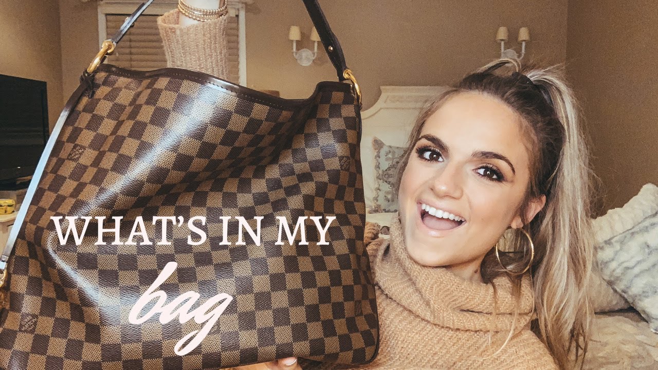 WHAT'S IN MY BAG!?