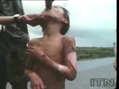 Vietnam Napalm Girl FamousPicturesMagazine - YouTube.