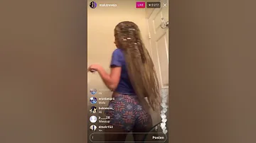 NEW Malu Trevejo Twerking in Tight booty shorts on INSTAGRAM Live..