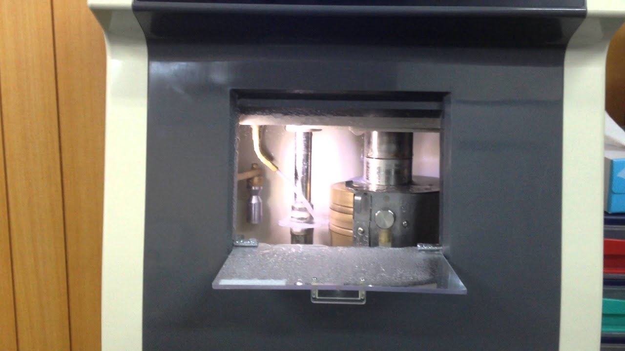 Cylinder lens Edging by Takubomatic E1000 Edger