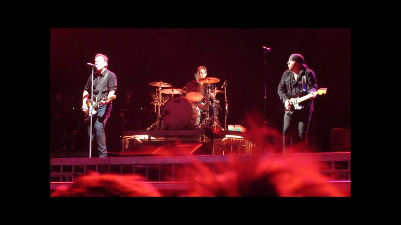 Bruce Springsteen live in Barcelona 2012 " downbound train" YouTube