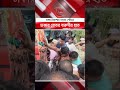 চলন্ত রিকশায় ওড়না পেঁচিয়ে চাকার ভেতর তরুণীর হাত! #AccidentNews #SafetyFirst #TheEmpireEye