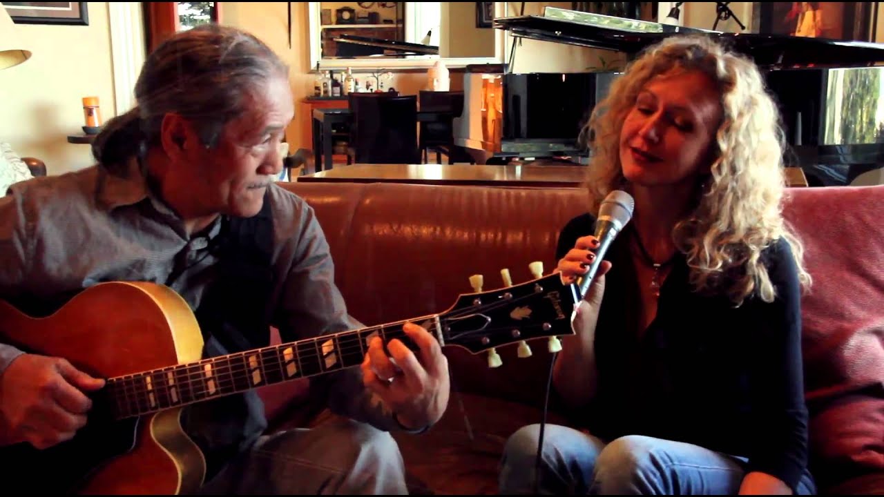 笹島明夫／カーラ　Carla and Akio