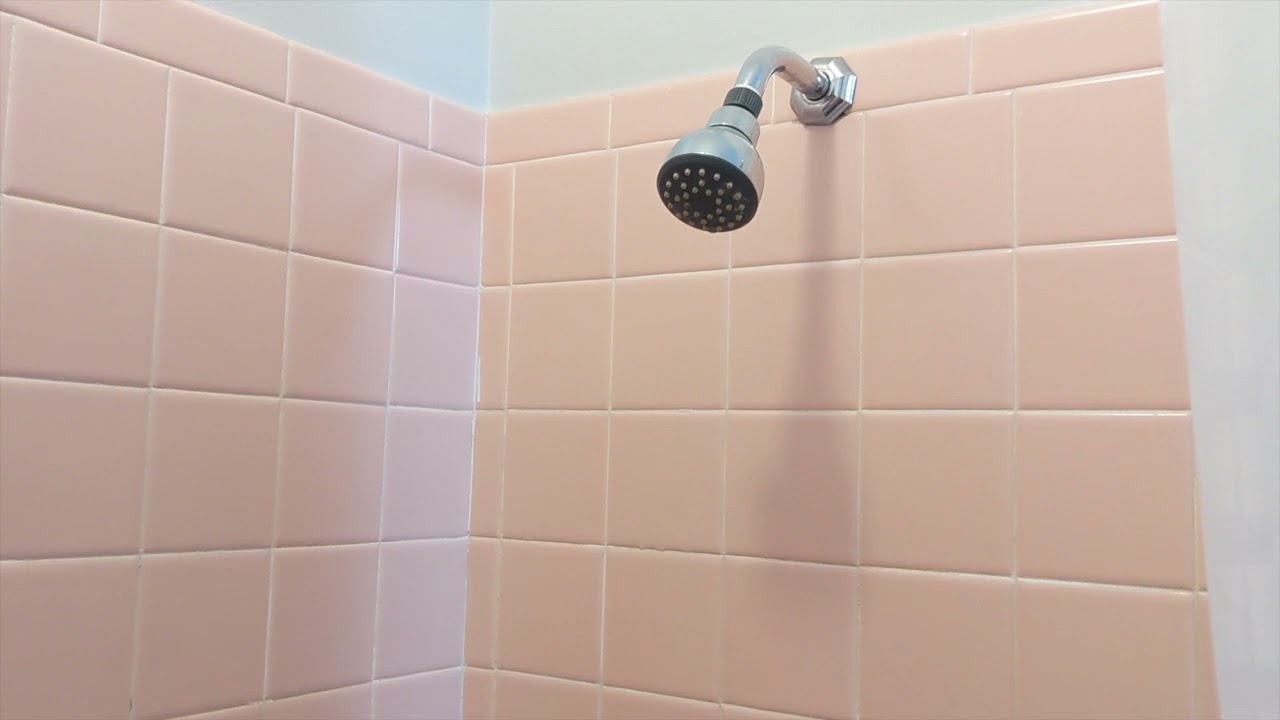 Easy Grout bathtub cleaning tip!- Mamiposa26 