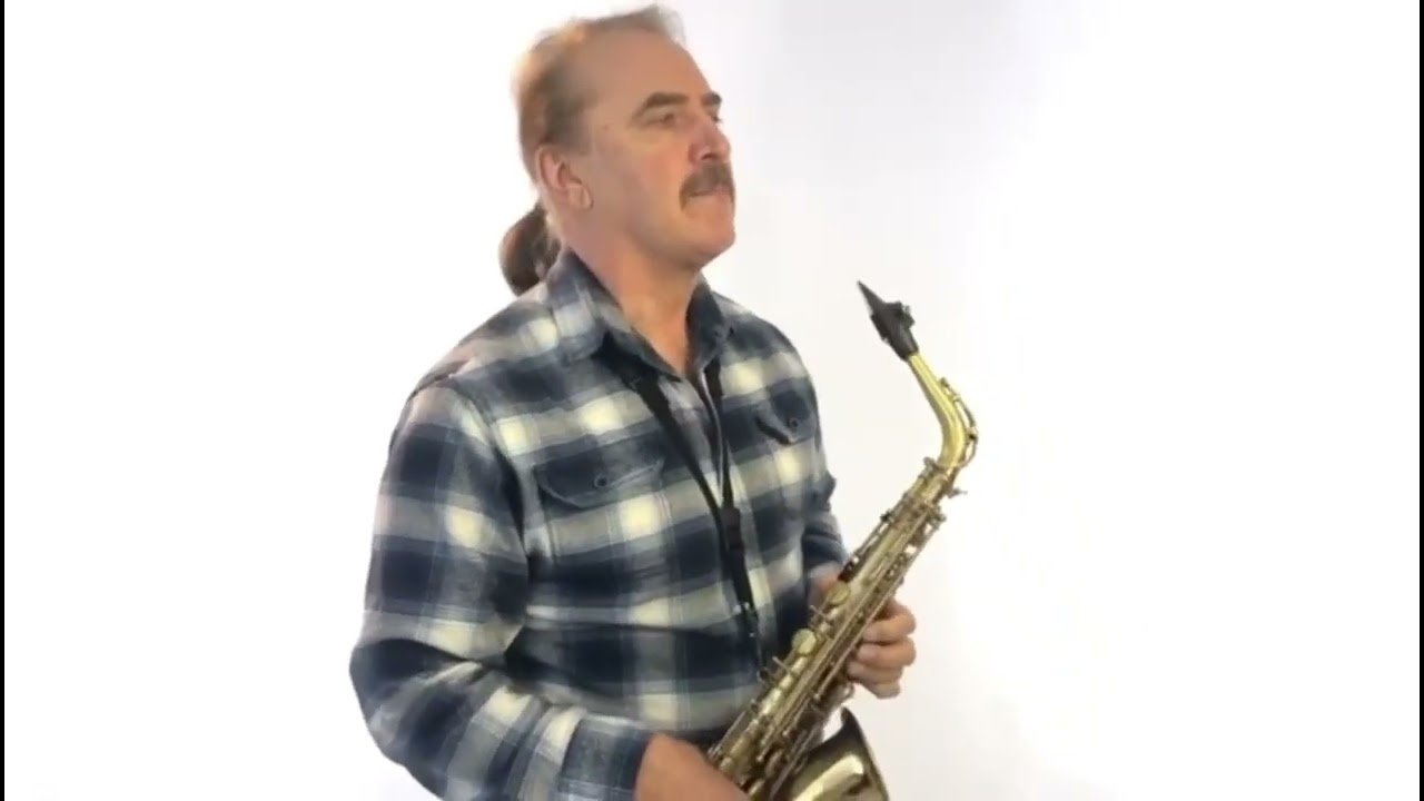 اداء عزف أغنية سألوني الناس / فيروز    Kamal Kareem Saxo. 