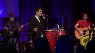 Video-Miniaturansicht von „Besame Mucho - Live in Los Angeles (2012)“