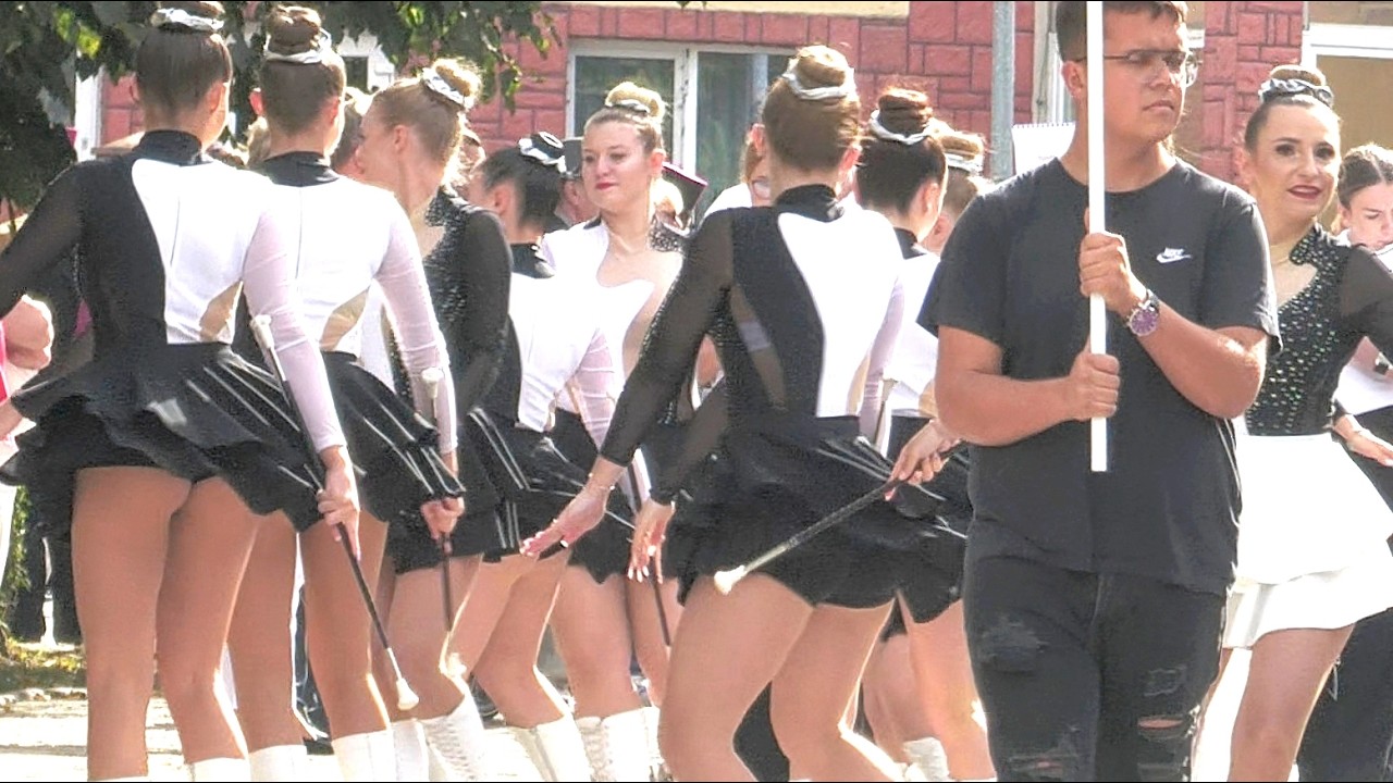 PARADE MARCH - Brass Band & Majorettes | Koniecpol