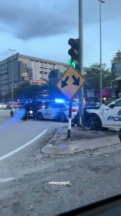 He should probably have his license suspended. 🤭