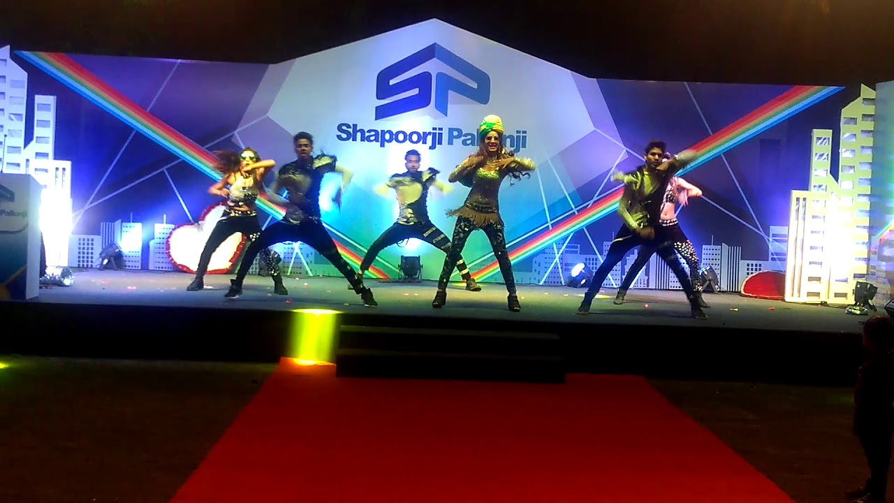 Kala Chashma by Iconic Josh Dance Crew and Anushka