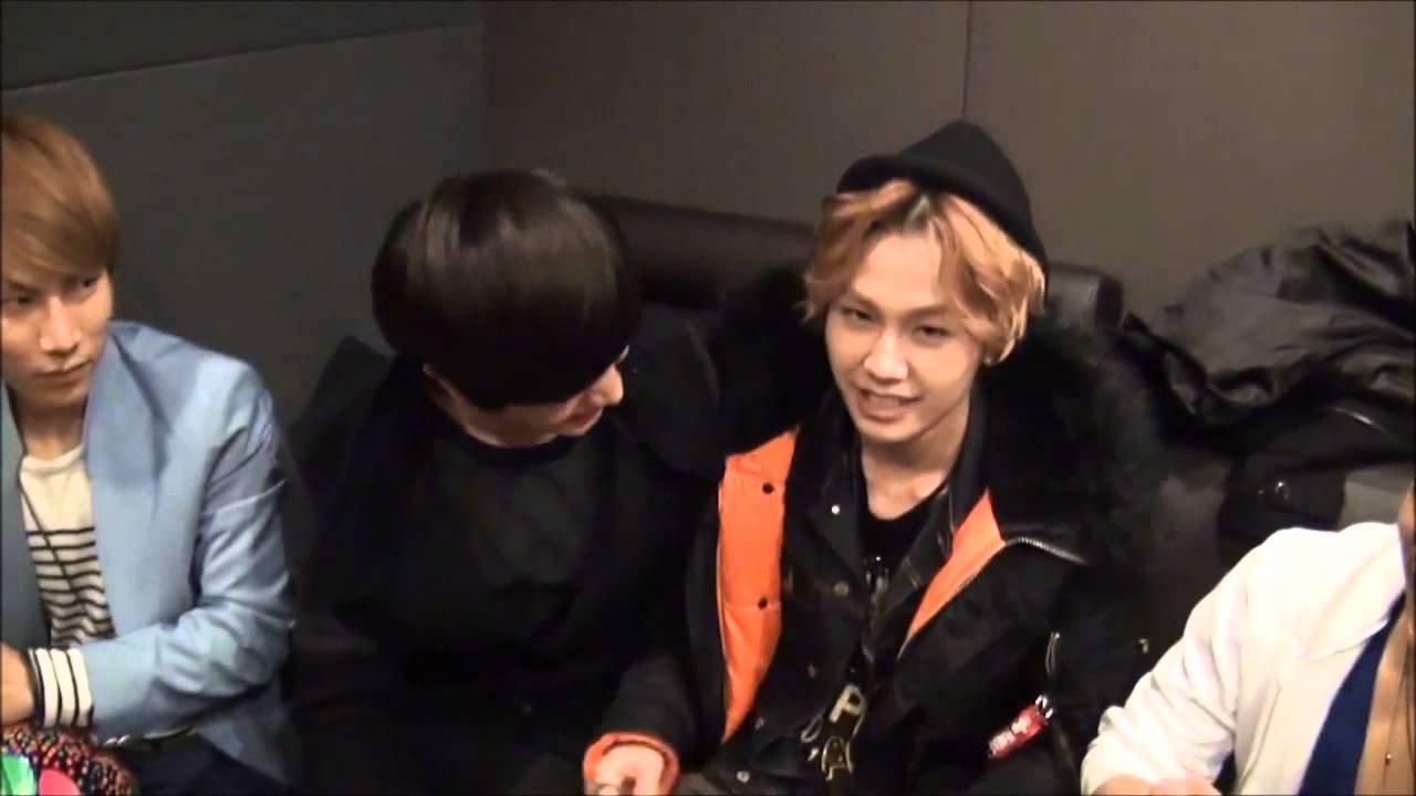 [ENG SUB] 121128 Funny BTOB using helium voices ^^(cut)
