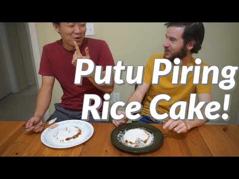 Putu Piring: Malaysian Steamed Rice Cake With Palm Sugar and Coconut