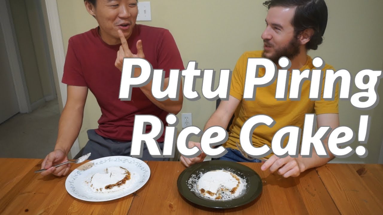 Putu Piring: Malaysian Steamed Rice Cake With Palm Sugar and Coconut
