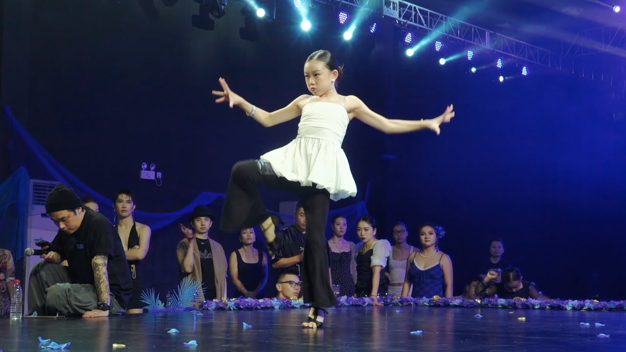 允儿 vs 都市丽人 - Dance Vision vol.11 WAACKING 32进16