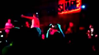 Yıldız Tilbe - Kafam Hafif Dumanlı (Canlı) Resimi