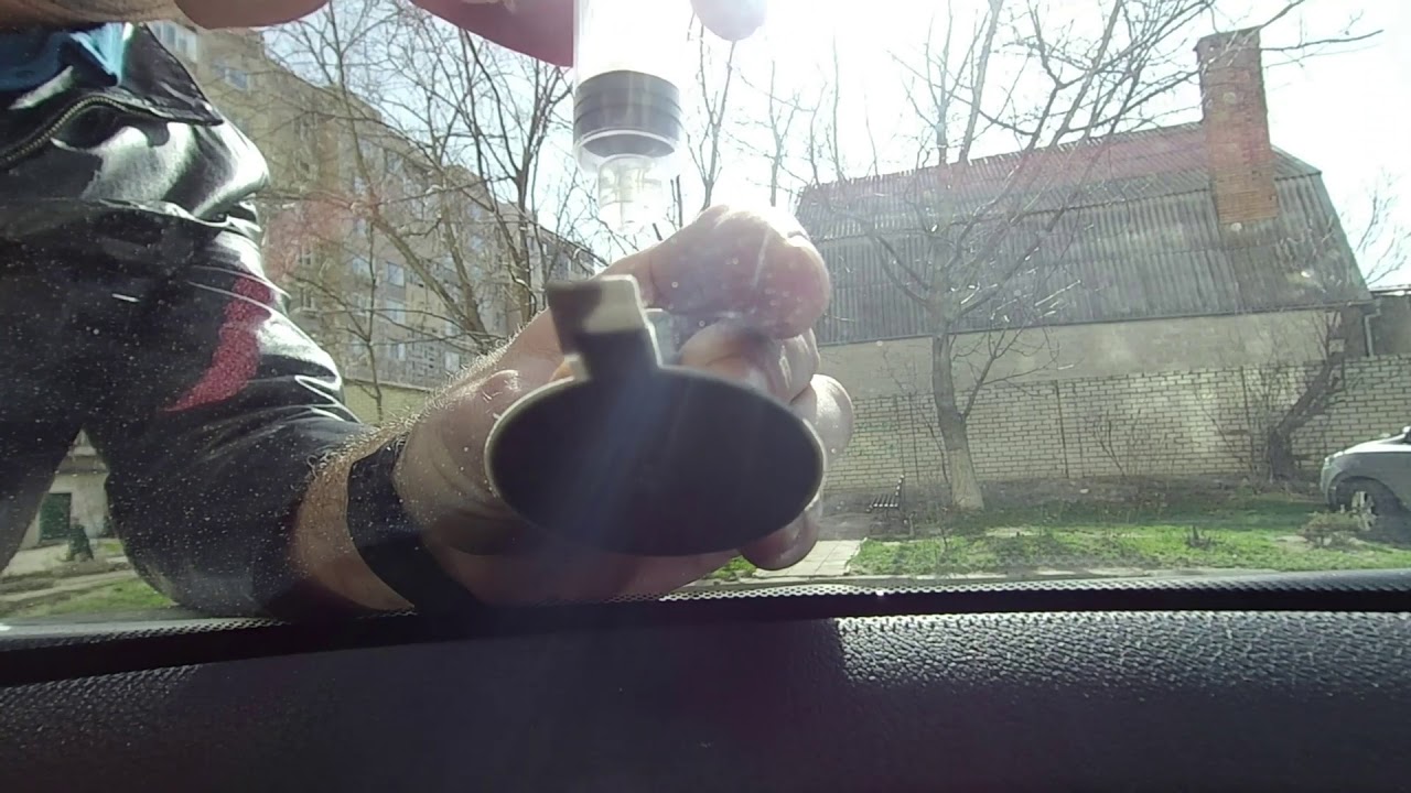 Как устранить трещину, скол на лобовом стекле автомобиля - YouTube