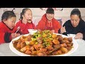 【陕北霞姐】消灭年货大作战，4斤五花肉5个洋芋，软绵不腻，俩女儿抢着吃！