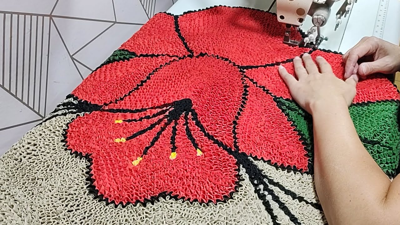 Tapete de fru fru flor vermelha