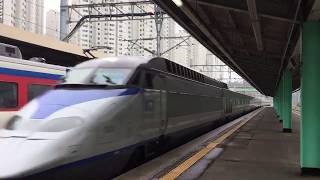 2019.10.7(月)10:21 様々な列車が行き交うソウルの永登浦駅
