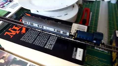 Turning my bookshelf N micro layout into a loop with a rather gash off scenic area!