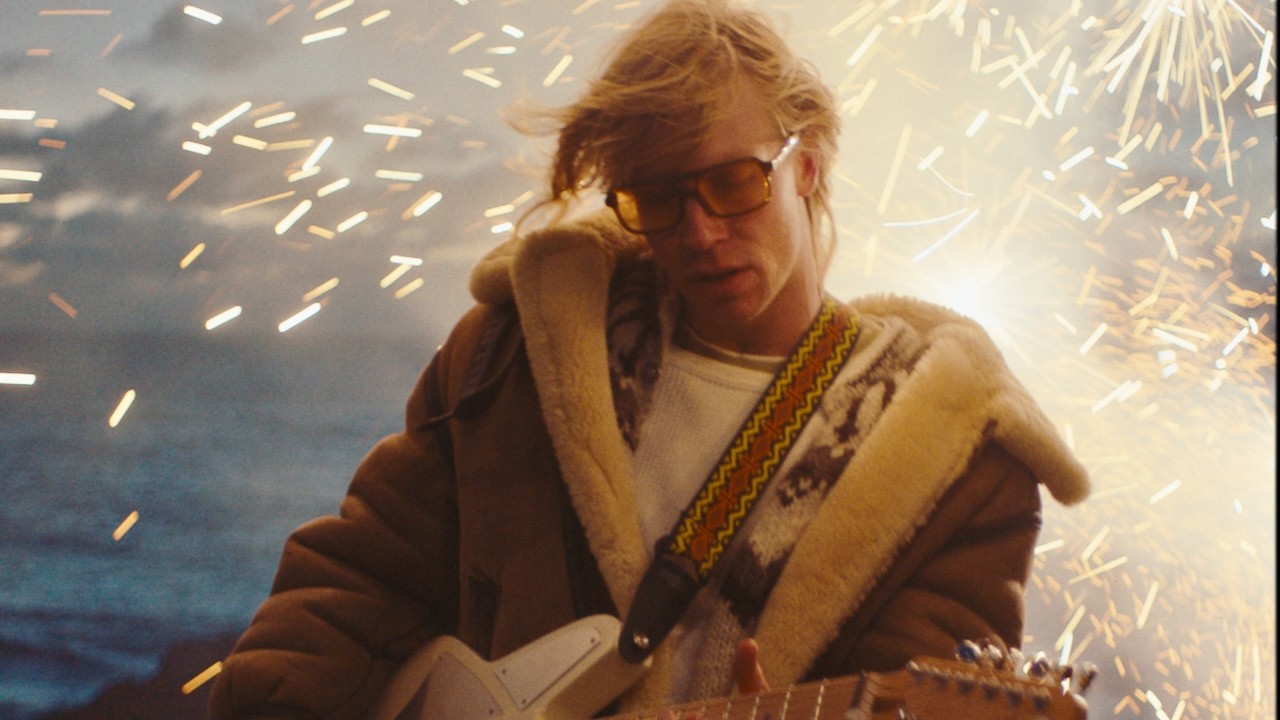 Mira Luthersson - Frequency en YouTube Mira Luthersson - Frequency en YouTube