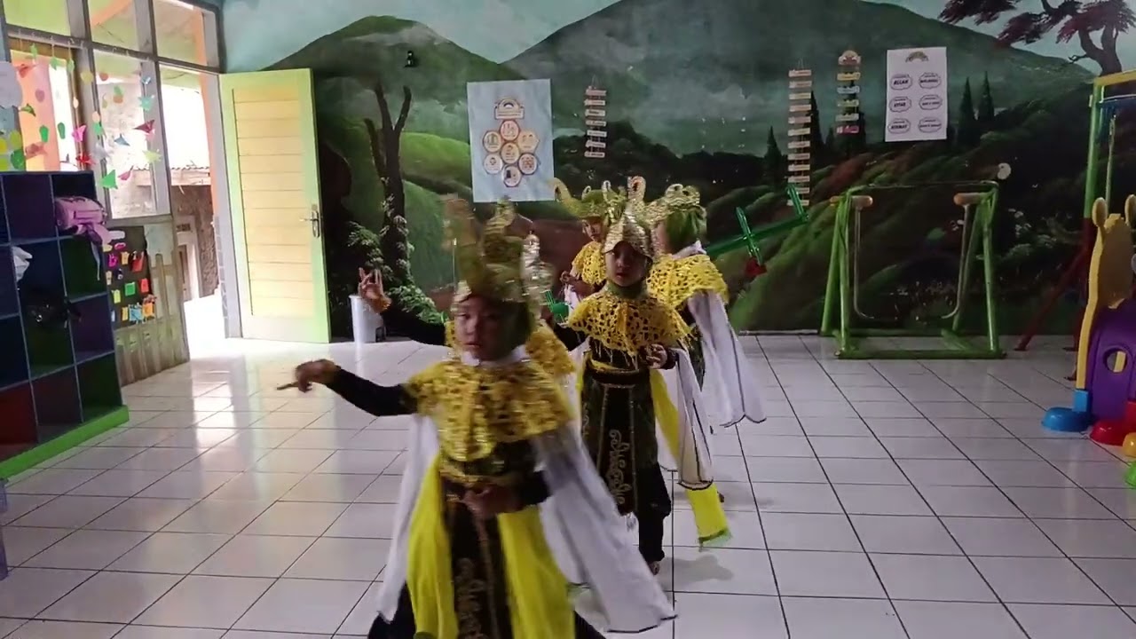 Tarian tradisional  manuk dadali   kober nurul hikmah 