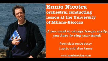 How to conduct music. Learn conducting with Ennio Nicotra-change time slow/faster Debussy