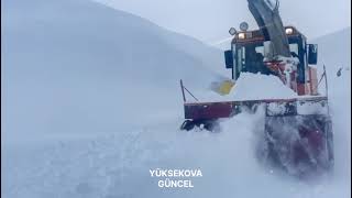 Hakkaride Kar Esareti Kar Kalınlığı Yükseklerde 2 Metreyi Aştı, 357 Yol Kapandı