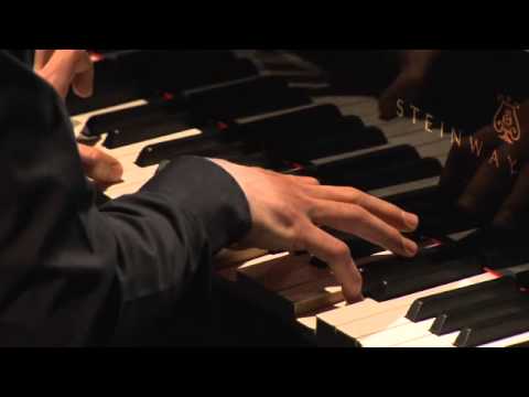 Vitaly Pisarenko plays Rachmaninov - Moment musicaux No. 3