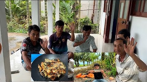 Bữa nay bốn cậu cháu câu cá ở con kênh gần quốc lộ 60 gặp hàng to rồi