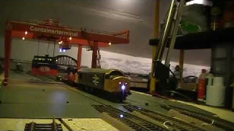 Heljan container terminal and class 37 with sound