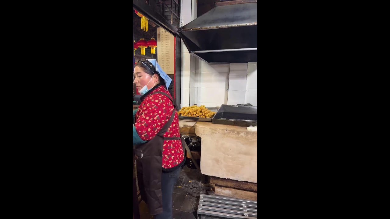 Magical Chinese street food 神奇的中国街头美食  不思議な中国の街グルメ