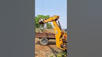 Jcb 3dx Backhoe Machine Loading Red Mud In Mahindra and Swaraj Tractor #shorts