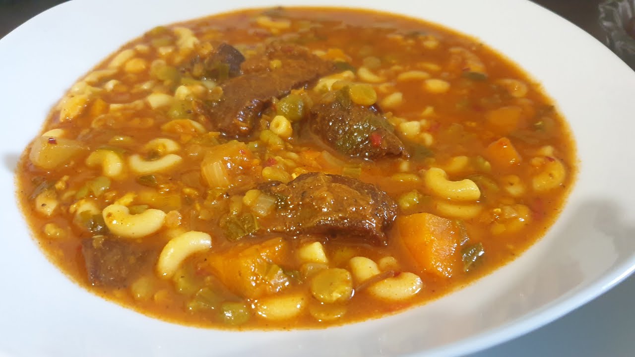 مقرونة جارية بالخضرة و القديد