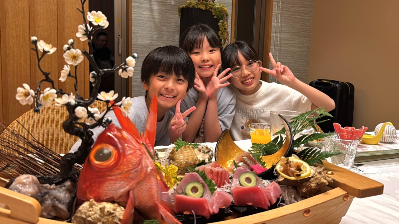 Our First Family Trip with 6 People] We filled our stomachs with