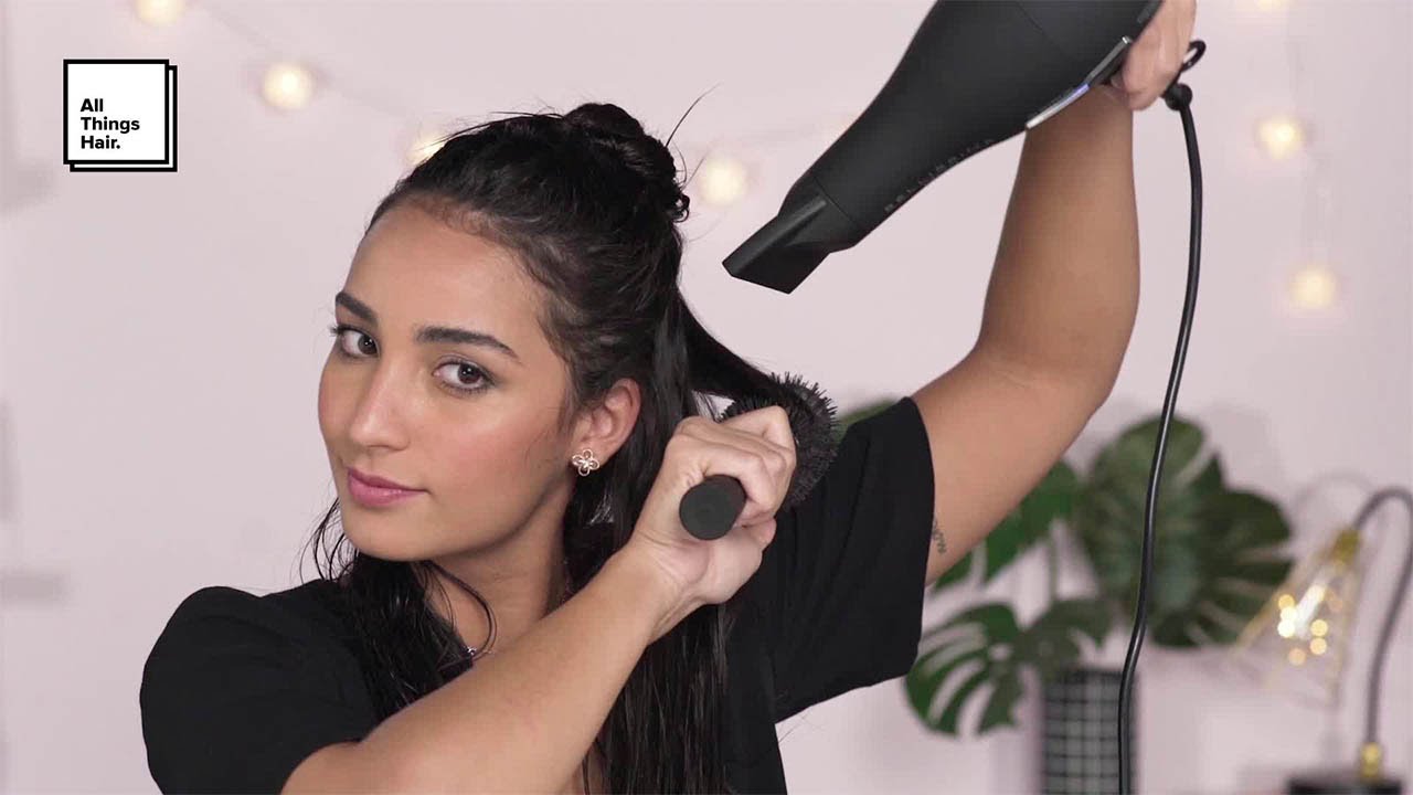Cómo alisar el pelo con secador | Paso a paso - YouTube