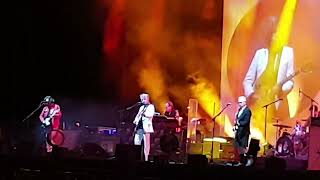 Crowded House  - Playing With Fire (Glasgow 22)