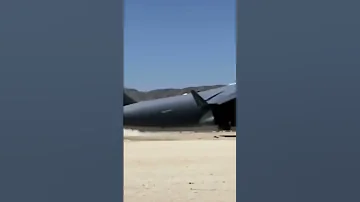 غبار الطائرة الحربية 