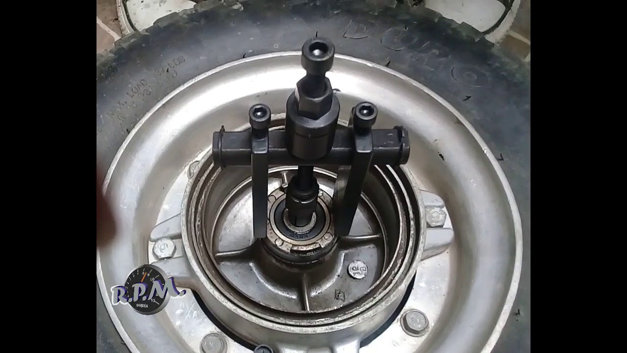 Cómo se extrae un rodamiento interno con herramienta especializada / How to  remove an inner bearing 