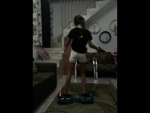 Dançando com o meu hoverboard.