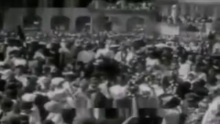 26 Bakı Komissarlarının Dəfni, 1920-Ci Il. Tabut Başında Aglayan M.əzizbəyovun Anasıdır.