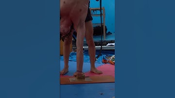 One arm handstand switches - Extravaganza 2022 #shorts