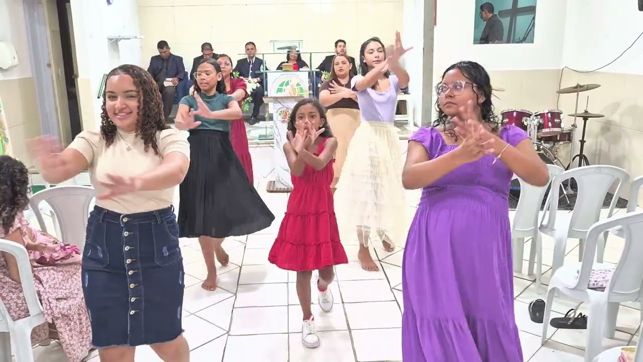 Gesto hino Amo o Senhor- Fernanda Brum_ Grupo de Gesto fonte de adoração....