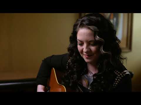 Ashley McBryde - Hang In There Girl (Interview + Performance)