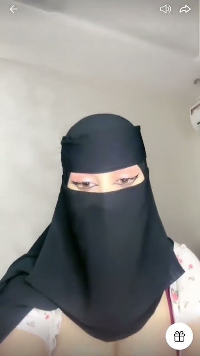hot sexy Arabic girl enjoy watch tell end
