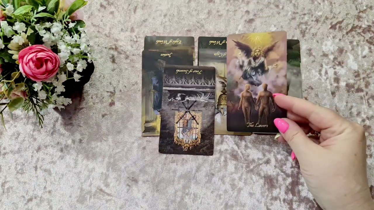 ЧТО У НЕГО С СОПЕРНИЦЕЙ СЕЙЧАС?