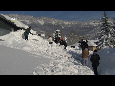 ტყიბულში დიდთოვლობასთან დაკავშირებით აქცია მოეწყო
